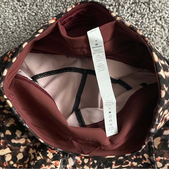 Lululemon Size 4 High Rise Leggings 25” Inseam Drawcord Sweat Wicking Pockets - Picture 7 of 9